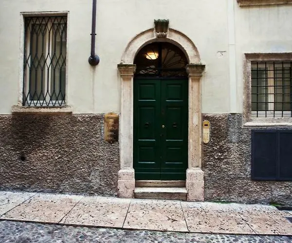 Le Cadreghe Daire Verona