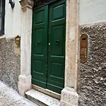 Le Cadreghe 公寓 *
