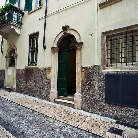 Le Cadreghe * Verona